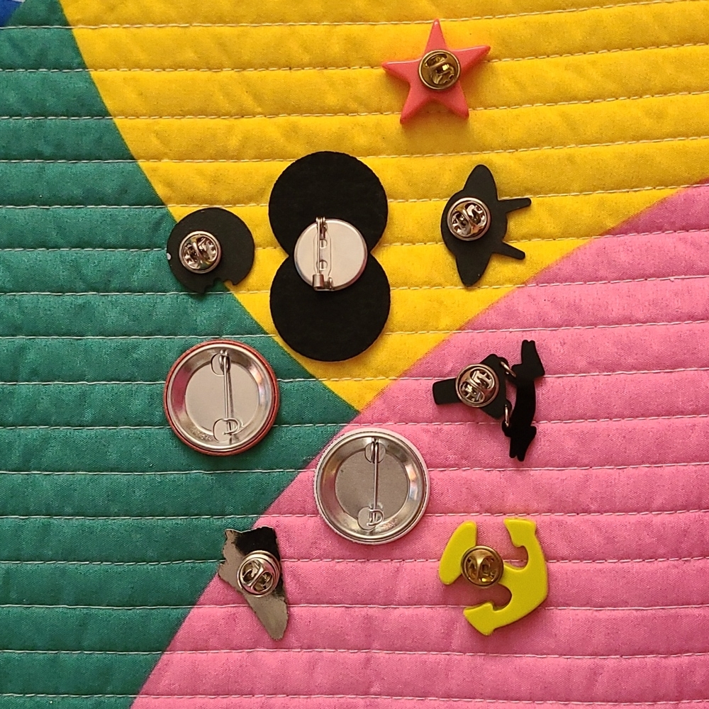 90's Kid Pin Collection - Picture 3 of 3